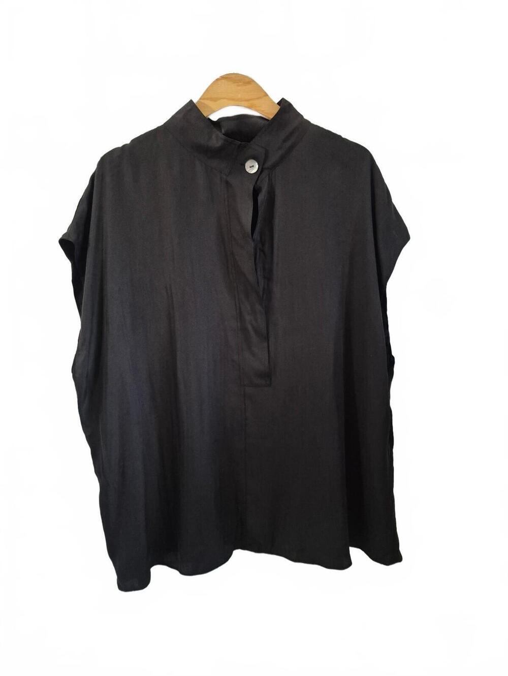 Vince Black Silk Blend Mock Neck Blouse. Flowy Pullover Top Featuring Short Dolm